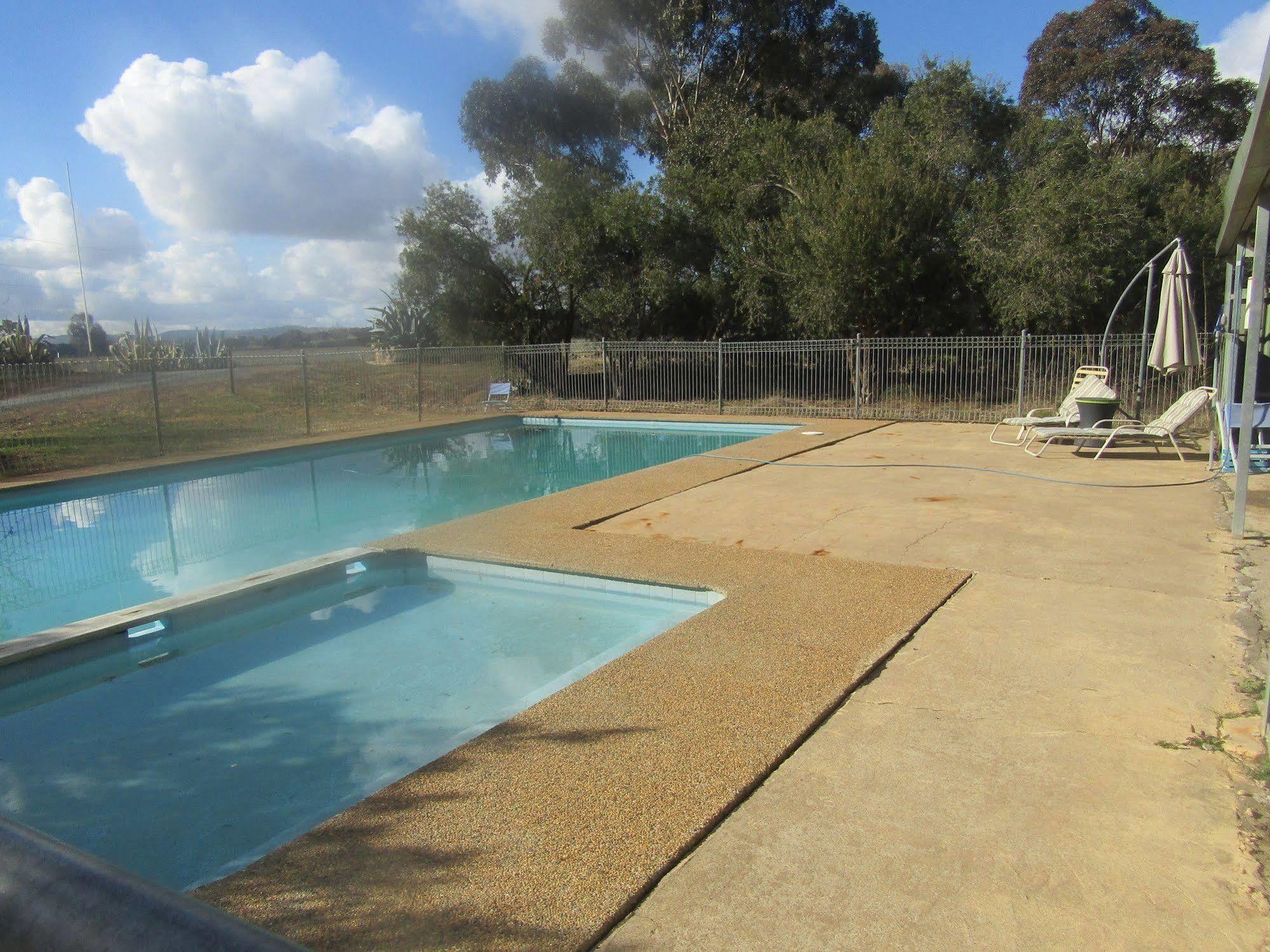 Allonville Gardens Motel Wagga Wagga Eksteriør bilde
